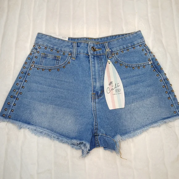 Cali 1850 High-Rise Studded Denim Shorts – Size 3/26 NWT - Picture 3 of 12